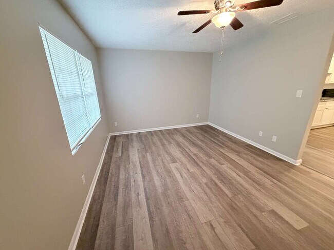 Building Photo - 3014 Reiter Dr