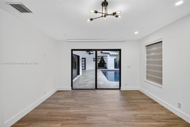 Building Photo - 1511 SW 30th Pl