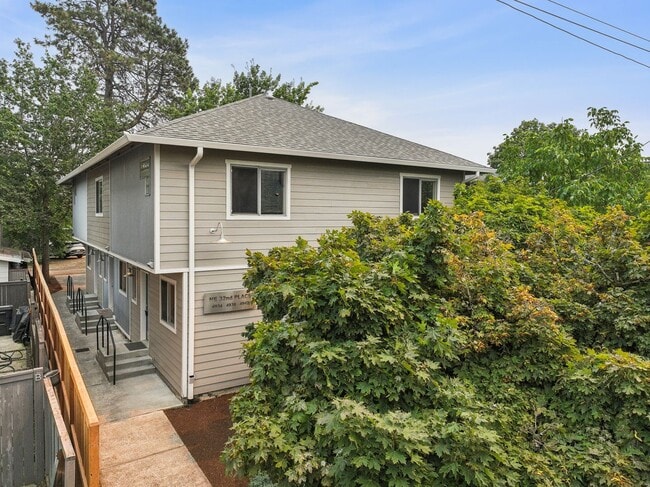 Building Photo - 4934-4942 NE 32nd Place