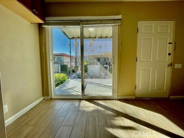 Building Photo - 45313 Sunset Ln