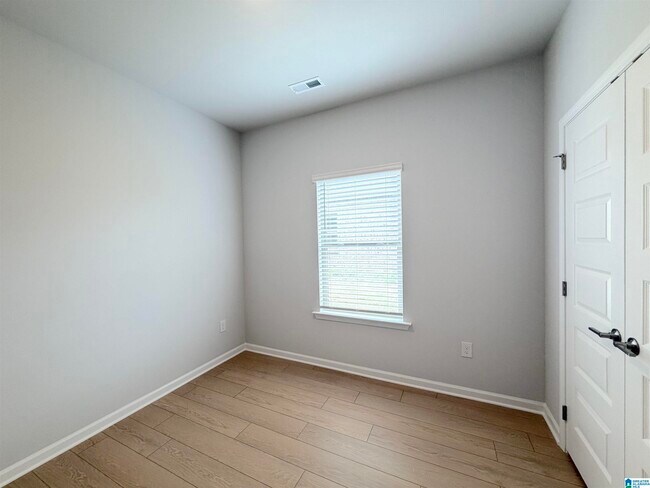 Building Photo - 204 Stockyard Cir