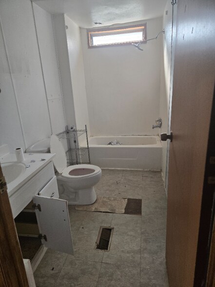 Building Photo - 1075 Sweeten Creek Rd