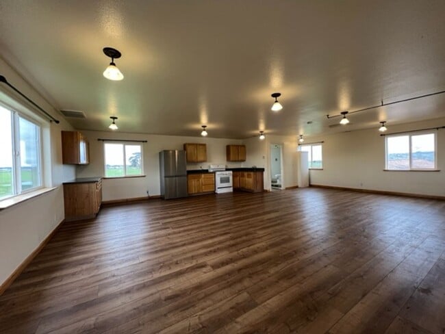 Building Photo - Marilann CT