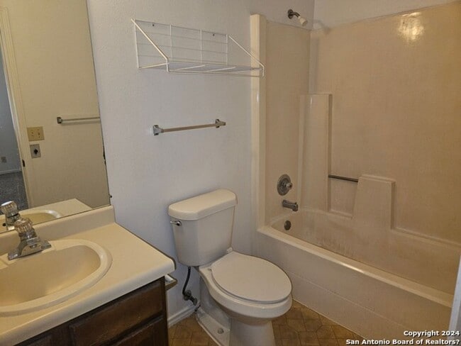 Building Photo - 5319 Ashbury Dr