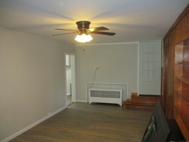 Building Photo - 10 Leuvine St