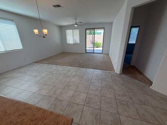 Building Photo - 14418 W Cottontail Ln