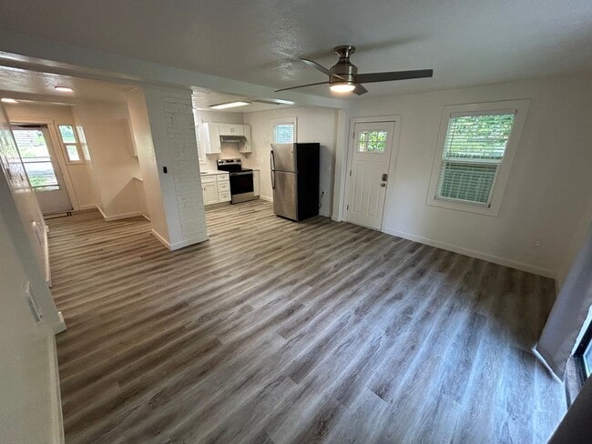 Building Photo - Cute 3 Bed, 1 Bath Home in Sunset Hill!