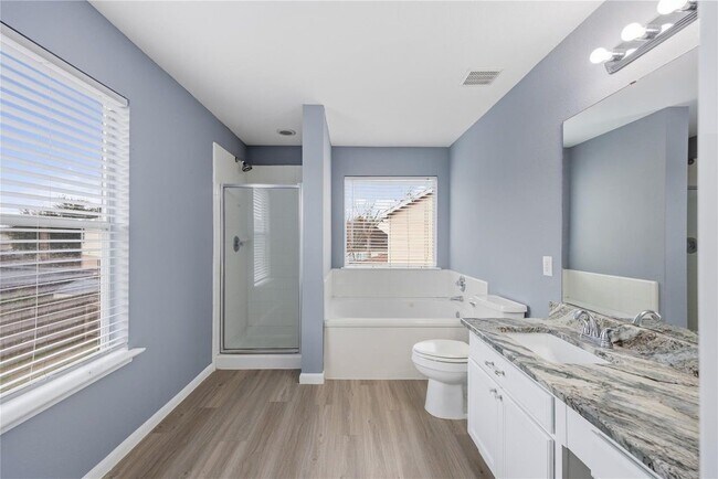 Building Photo - 8143 Sanders Forest Ct