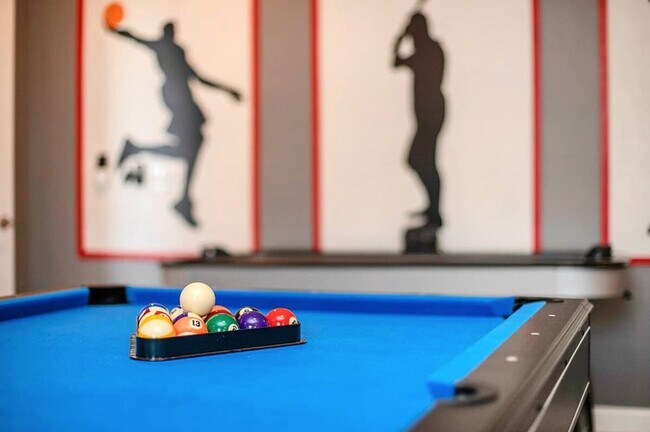 Building Photo - 9016 Sommerset Hills Dr