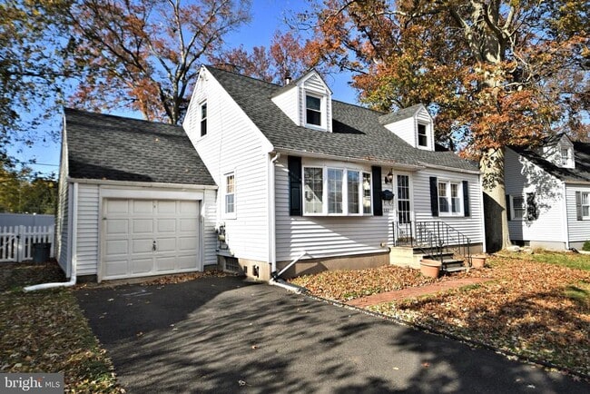 Building Photo - 660 Osborne Ave