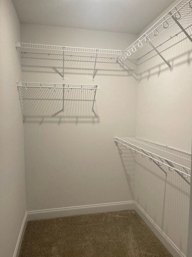 Building Photo - Townhome for rent in Crescent Ridge subdiv...