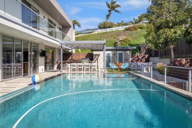 Building Photo - Solana Beach Paradise