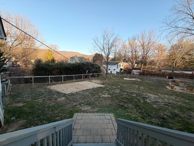 Building Photo - 5826 Railroad Ave