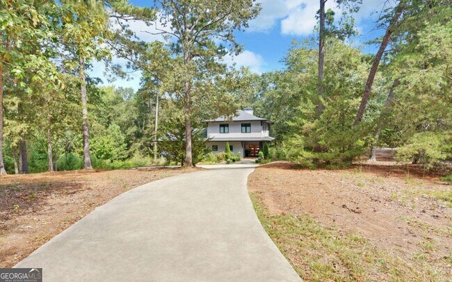 Building Photo - 675 Freedom Heights Dr