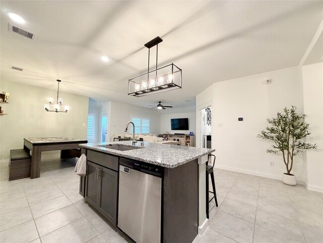 Building Photo - 4724 Peony Grn Dr