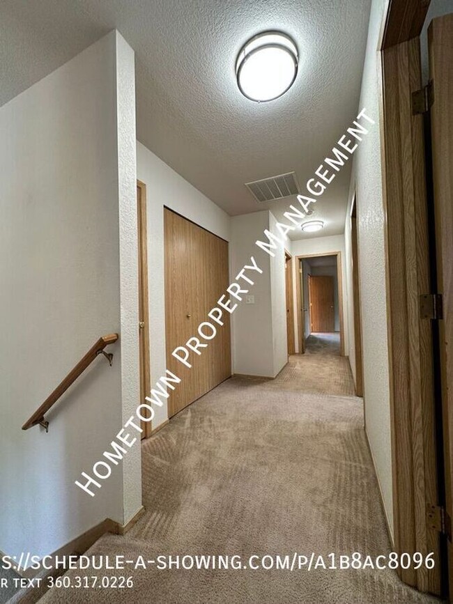 Building Photo - 4403 Chardonnay Dr SE