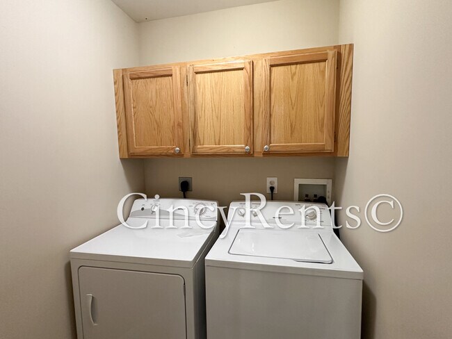 Building Photo - 2933 Eden Ave