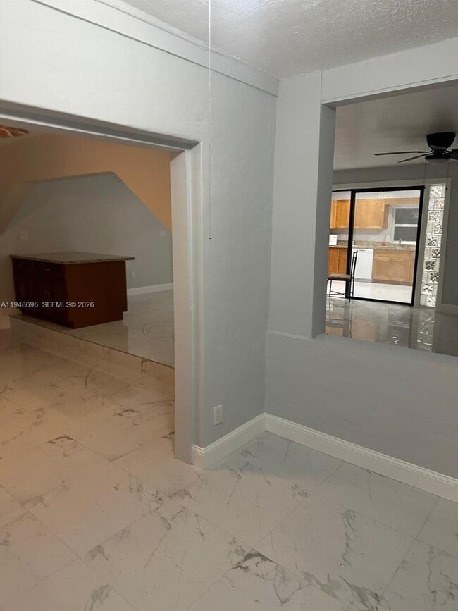 Building Photo - 1705 NE 157th Ter