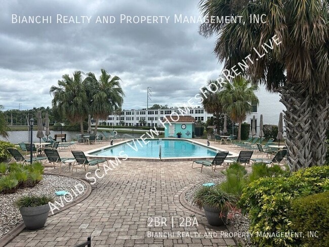 Building Photo - 1657 S Lake Ave