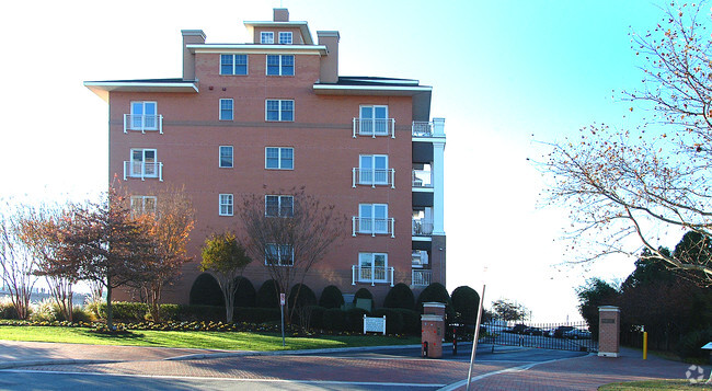 Primary Photo - The PierPointe at Freemason Harbour