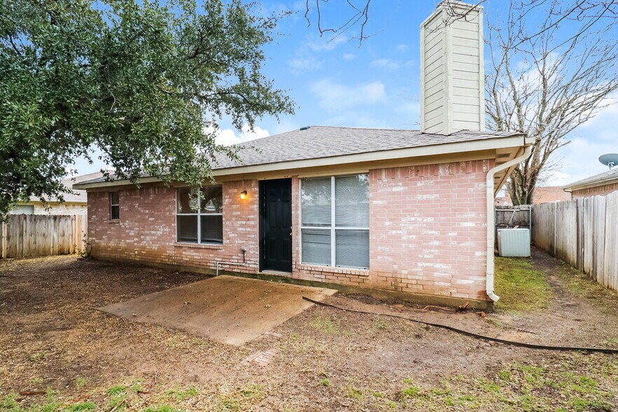 Building Photo - 5927 Rock Meadow Trail