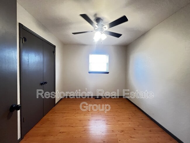 Building Photo - 819 N2964 Rd