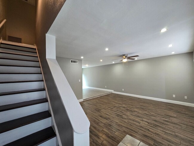 Building Photo - Arlington Townhome - 3 Bedroom 2.5 Bath