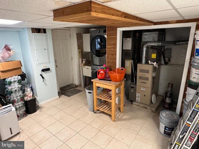 Building Photo - 251 Childs Ave