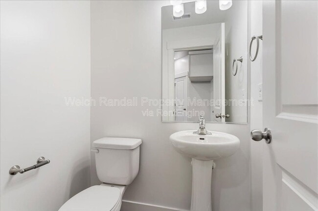 Building Photo - 1045 N 200 W