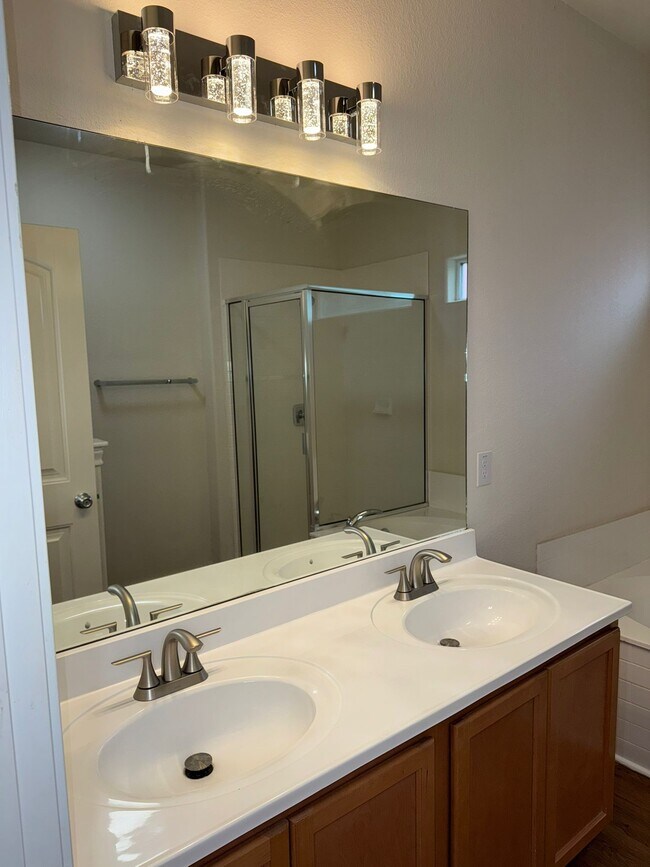 Building Photo - 3984 Ridge Trail