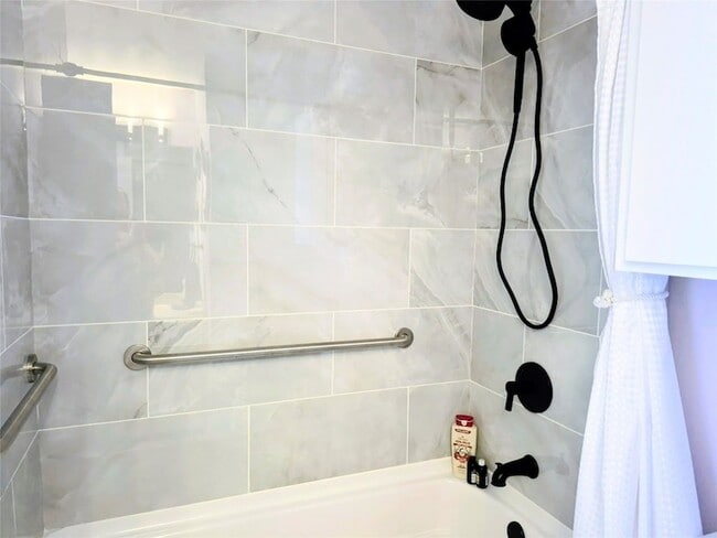 Building Photo - 1122 Makatea St