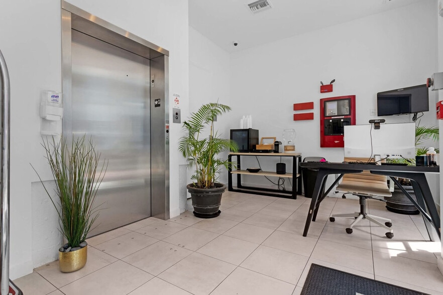 Building Photo - 1200 Ocean Dr