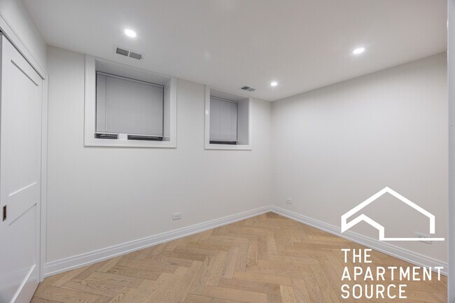 Building Photo - 715 W Aldine Ave