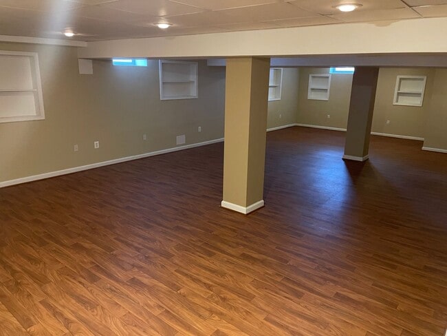 Building Photo - Coming soon! Cozy 3 Bedroom Near the Water!