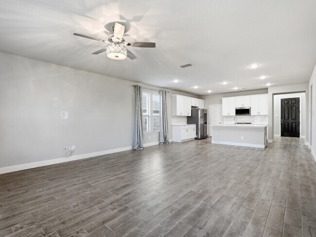 Building Photo - 1128 Red Hawk Ln