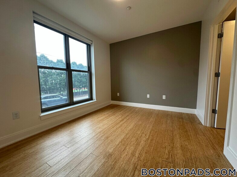 Building Photo - 40 Malvern St