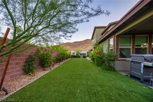 Building Photo - 9696 Starlight Ridge Ave
