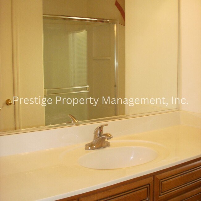 Building Photo - 346 E Calle Puente Lindo