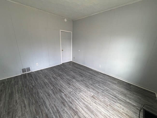 Building Photo - 36 Griffin-S