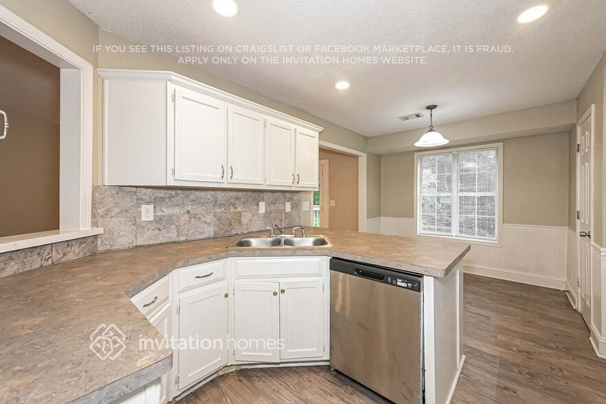 Building Photo - 2860 Brookton Ln SE