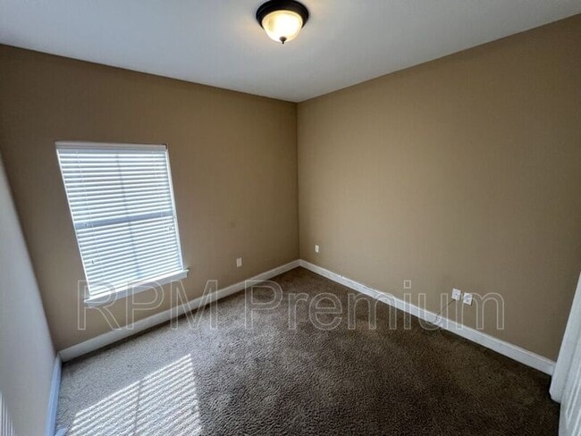 Building Photo - 767 Summer Breeze Dr