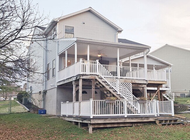 Building Photo - 417 Debbi Ct