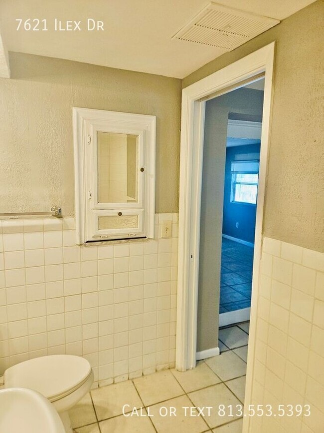 Building Photo - 7621 Ilex Dr
