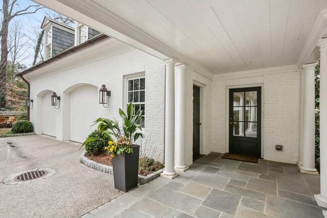 Building Photo - 506 Argonne Dr NW