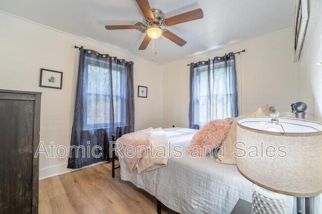 Building Photo - 614 E Brushy Valley Dr