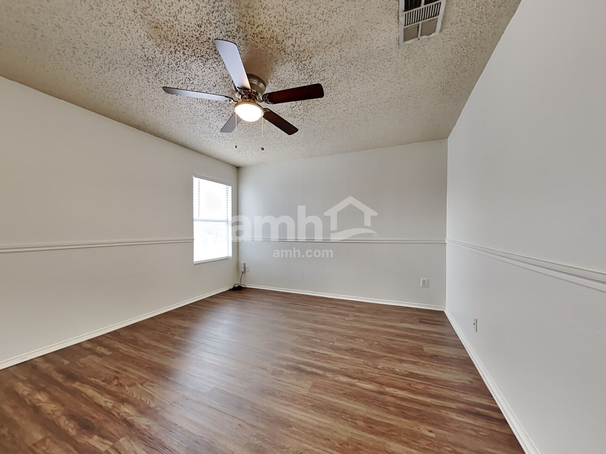 Building Photo - 5205 Bedfordshire Dr