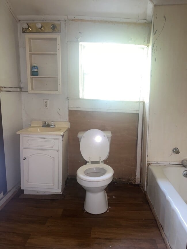 Building Photo - Laurens Home for Rent