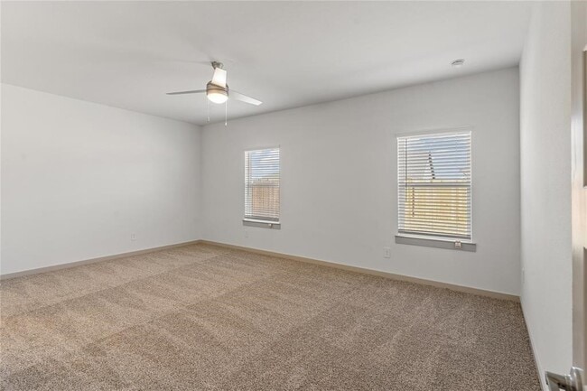 Building Photo - 29318 Hoelzen Holw Dr