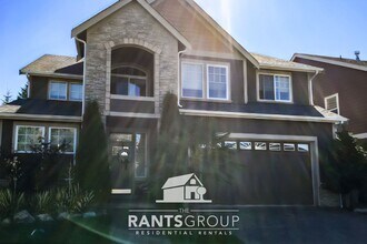 Building Photo - Spacious 5-Bedroom Home with Den & Bonus Room