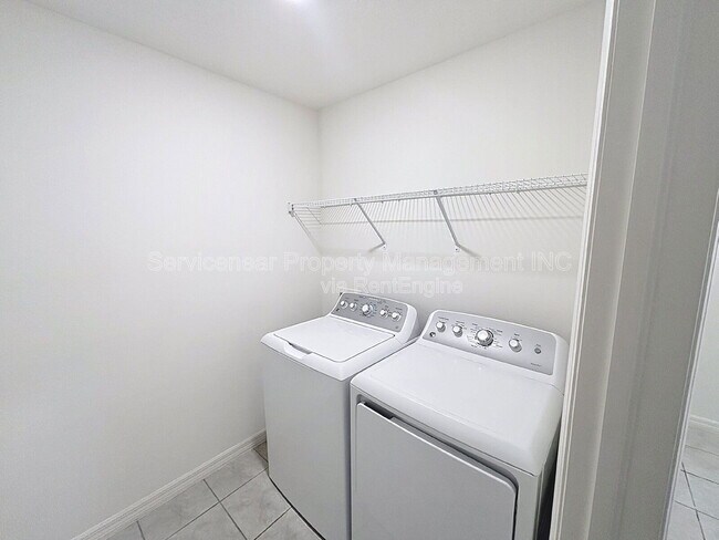 Building Photo - 3988 Postmark Lake Pl